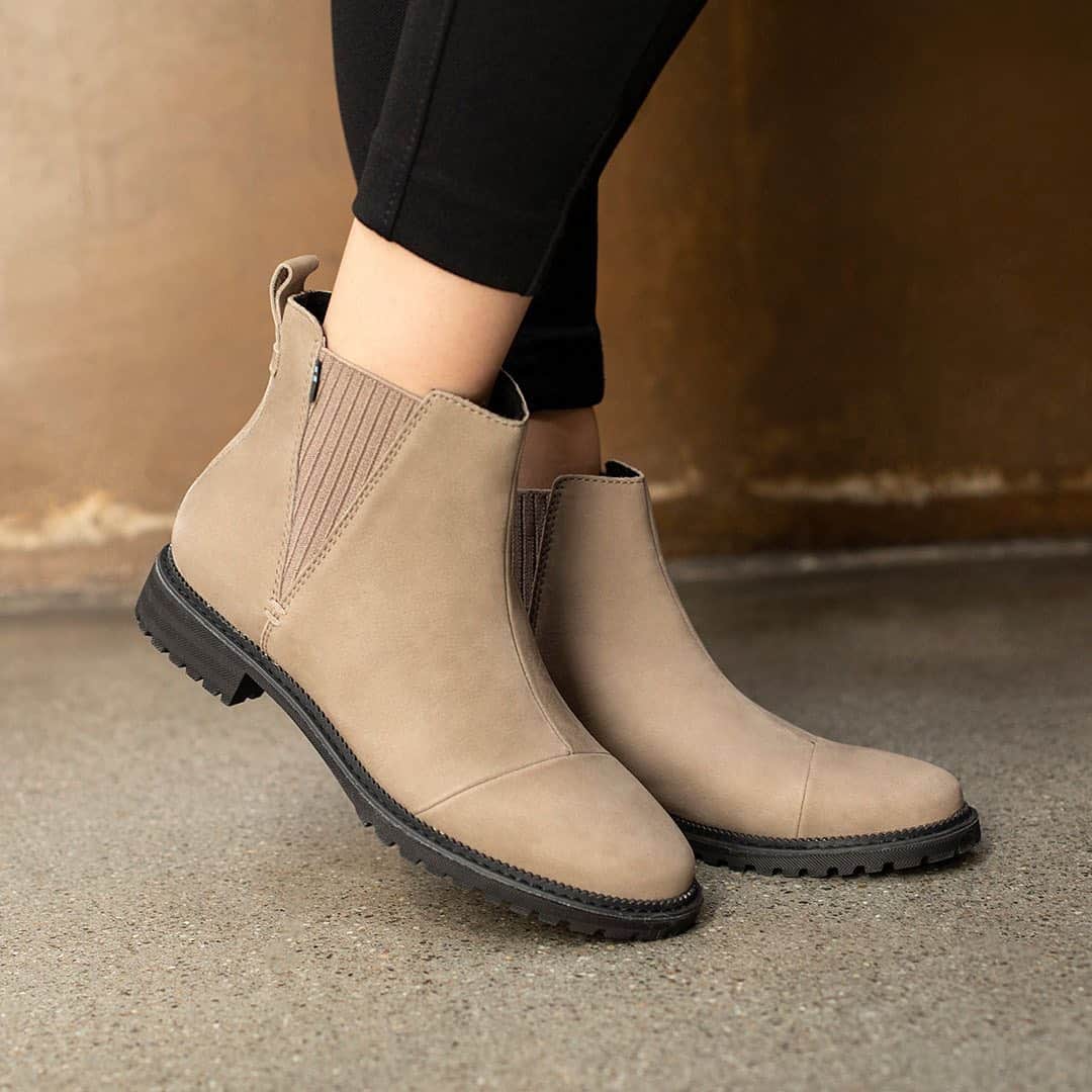 トムズシューズのインスタグラム：「The Cleo. Water-resistant with plenty of traction. In other words, a great fall boot—and it gives back. ⁠⠀」