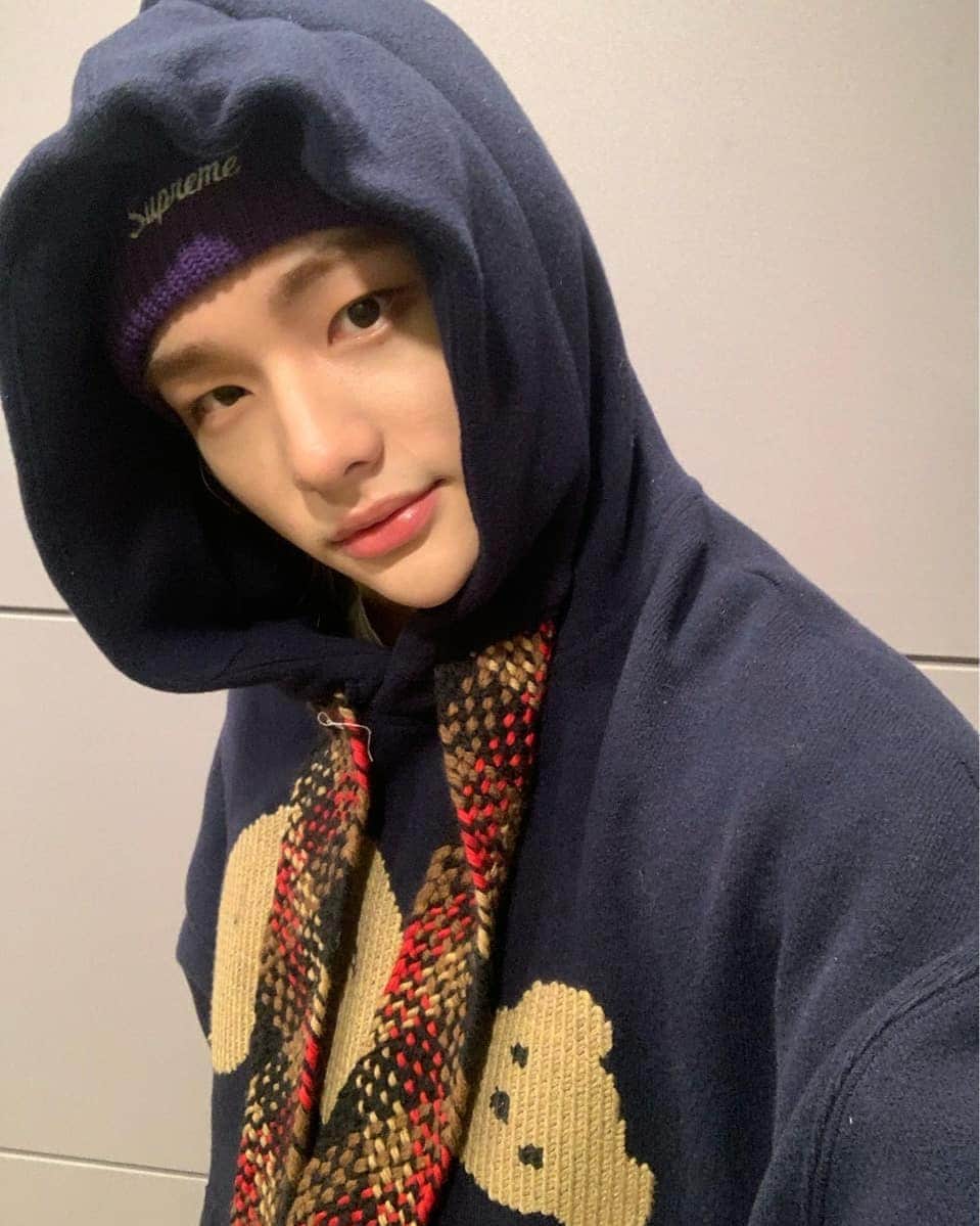 Stray Kidsさんのインスタグラム写真 - (Stray KidsInstagram)「크리스마스야 언넝와 보고싶어😚 #straykids #Lovestay #나홀로집에 #보는중」10月23日 1時25分 - realstraykids