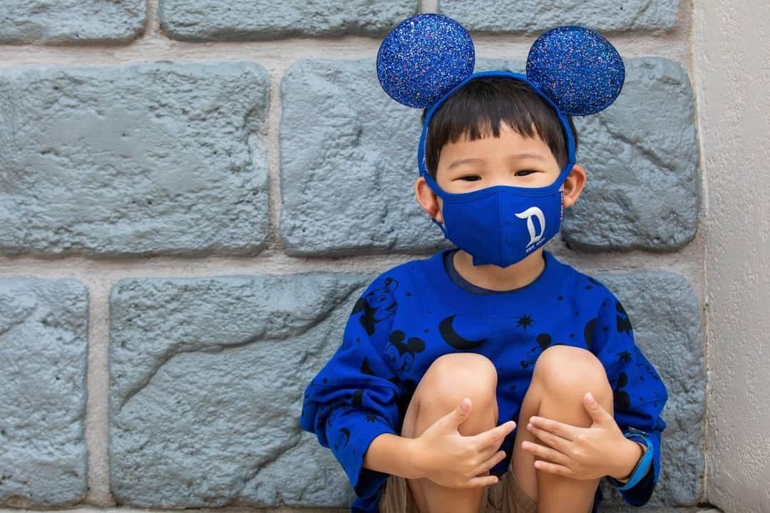 ミッキーマウスさんのインスタグラム写真 - (ミッキーマウスInstagram)「Recognize the life-changing power of a wish and 40 years of @disney and @makeawishamerica with the latest color collection, #WishesComeTrueBlueavailable now at Disney Parks around the world, the Disney store and online @shopdisney!」10月23日 1時31分 - mickeymouse