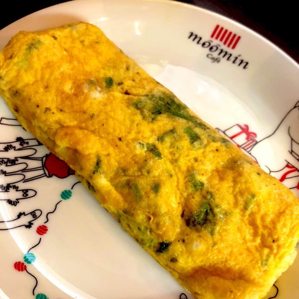 白珠イチゴさんのインスタグラム写真 - (白珠イチゴInstagram)「ほんじつの晩酌はタイ風卵焼きときゅうりのぬか漬け。 ぬか漬けは2日目。 ナンプラーってめちゃくちゃおいしい。 どうして今まで食わず嫌いしてたんだろうか。 アンチョビとか塩辛好きなんだから好きに決まってるのに。 ナンプラー信者になる。  #ハーブのある暮らし  #ナンプラー #ナンプラーレシピ  #たまごやき #卵焼き  #卵焼きアレンジ  #パクチー #ぬか漬け #きゅうりの漬物  #きゅうりのぬか漬け  #晩酌 #一人暮らし #一人暮らし女子  #手作り #手作り料理  #手料理  #手料理グラム  #手料理日記  #手料理ご飯  #タイ料理」10月23日 1時47分 - shiratamaichigo