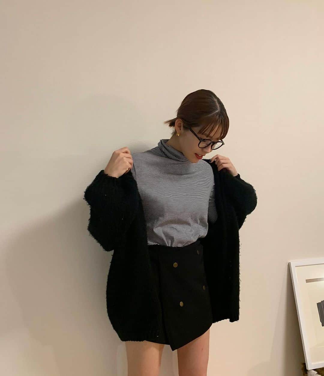 山本 絵里加のインスタグラム：「_ パジャマも大愛用している @petitbateau_jp さんのタートルネックもゲットしました😻なんといっても肌触りがどれもよいのでだいすきです。冬はレイヤードして沢山使えそう♡主張しすぎないボーダーも使いやすくて◎ #PR #プチバトー #プチバトータートル #タートルネック#ootd #puu_fashion」