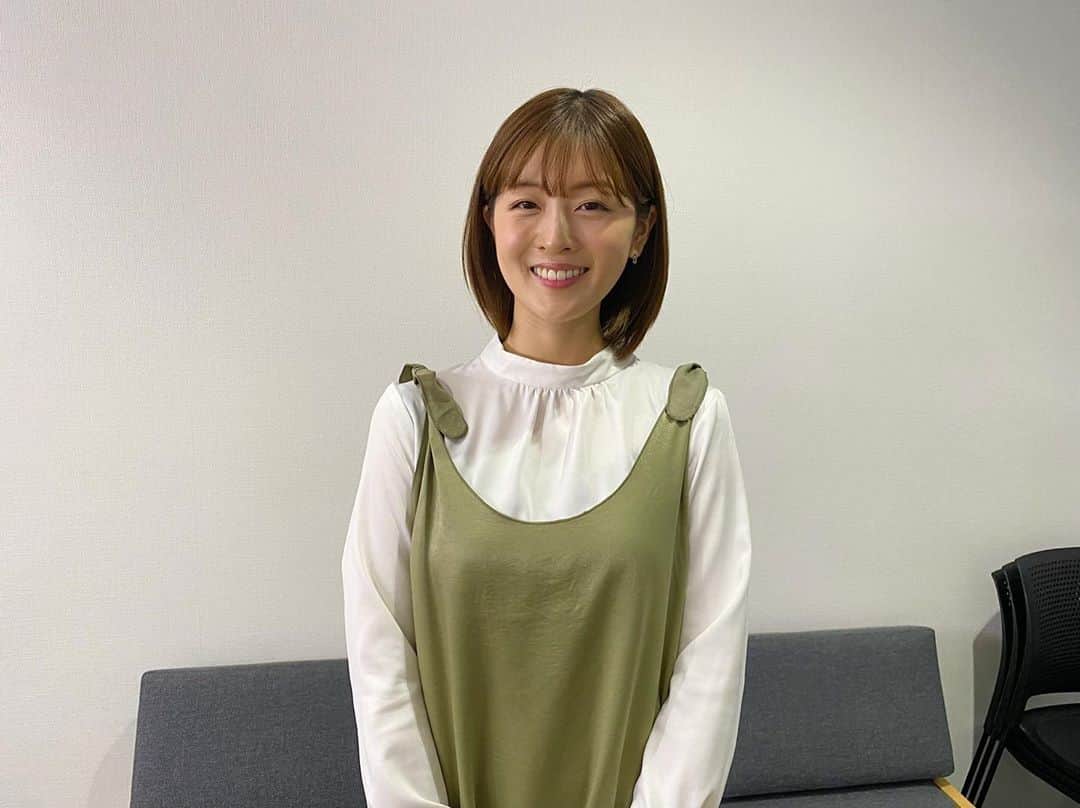 中村秀香のインスタグラム：「今朝は #すまたん 担当日でした♪ ありがとうございました！  今日からダジャレを披露する場を あたえてもらうことに😆 木曜日・金曜日６時３５分頃 一瞬のうちに終わりますので 興味あるよ！というレアな方は そちらも温かい気持ちでご覧頂ければと思います😅✨」