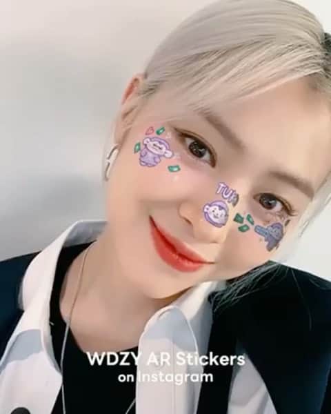 JYPエンターテインメントのインスタグラム：「@wdzy_official   A scoop of loveliness 💕 Wanna be like ITZY? 📸 ⠀ WDZY AR filter is out now on Instagram! ⠀ Check out how to use them on our Instagram Story Highlight. ⠀ #ITZY #MIDZY #ITZYwithMIDZY #WDZY #Yeji #Lia #Ryujin #Chaeryeong #Yuna #HATT #LYA #TUK #CHUNGEE #CABBIT #LINEFRIENDS ⠀ 사랑스러움이 내 얼굴에 착! 나도 ITZY처럼 될 수 있지~📸 ⠀ WDZY 인스타그램 AR 필터 출시! ⠀ 지금 WDZY 인스타그램 하이라이트에서 사용 방법을 확인해보세요 🙌🏻 ⠀ #있지 #믿지 #윗지 #예지 #리아 #류진 #채령 #유나 #햇 #랴 #툭 #청이 #캐빗 #라인프렌즈」