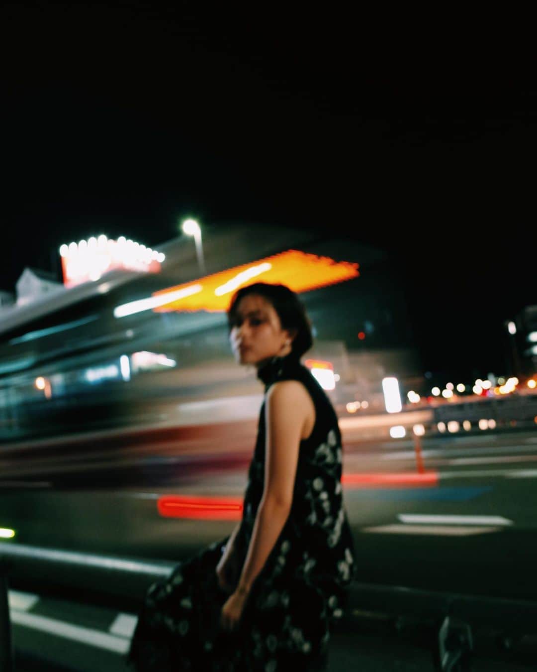 のインスタグラム：「. . . リールやり始めました🚌 . . photo..トヲル model..政田美咲 . . #gr_meet_japan」