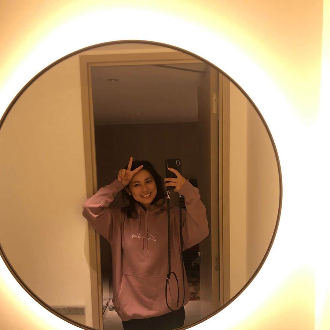 青木佐知さんのインスタグラム写真 - (青木佐知Instagram)「・ いい色✨ 好きだな🥰 #パーカー好き #tokyoyakultswallows  #東京ヤクルトスワローズ  #グッズ」10月23日 11時37分 - sachiaoki23