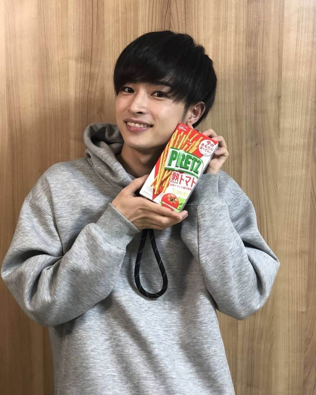 曽田陵介さんのインスタグラム写真 - (曽田陵介Instagram)「この度、2020年ポッキー&プリッツの日のプリッツ組アンバサダーに就任致しました!🙂 昔からプリッツを食べていたのでめちゃくちゃ嬉しいです!✌ 小⻄詠斗くんと一緒にプリッツ組を盛り上げます!!😎 11月11日に向けて一緒に楽しみましょ〜!!! 盛り上げるぞ〜☺ #ポッキープリッツの日 #プリッツ組 #対象コンビニ限定 #Glico_PR   詳しくはこちらのURLをどうぞ! https://cp.pocky.jp /popz2020-cvs /」10月23日 11時43分 - s24ry