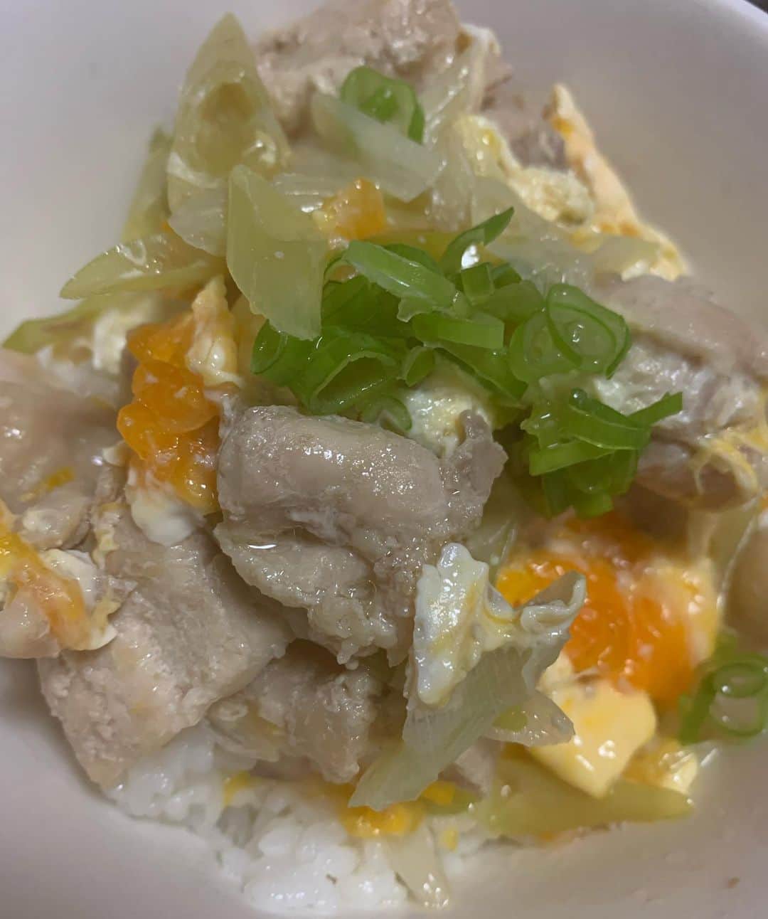 小田島沙知（かぎしっぽ）のインスタグラム：「また10枚揃ったので。自炊はほぼ鶏肉。業務用スーパーで冷凍鶏肉購入して常備。 たまには豚とか牛とか食べたいけど結局鶏肉に戻る。 #かぎしっぽさち #鶏肉 #自炊 #みずほ銀行 #口座開設 #時間かかる #だから #暇つぶし #インスタ載せた #自分への #飯テロ」