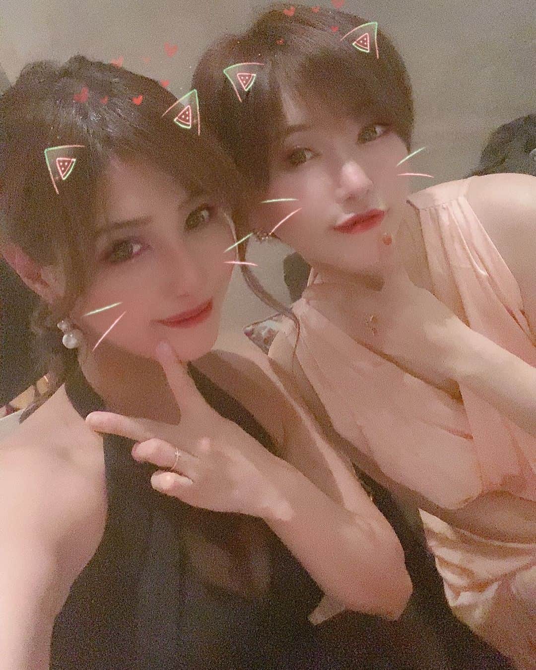 里美ゆりあのインスタグラム：「いつもお世話になってる @shishimai_rapunzelsalon   出来る女、尊敬出来る女性❤️  エステもやってるので気になる方は 是非行ってみてね😚  #六本木 #roppongi  #舞人 #ファブリック #キャバクラ」