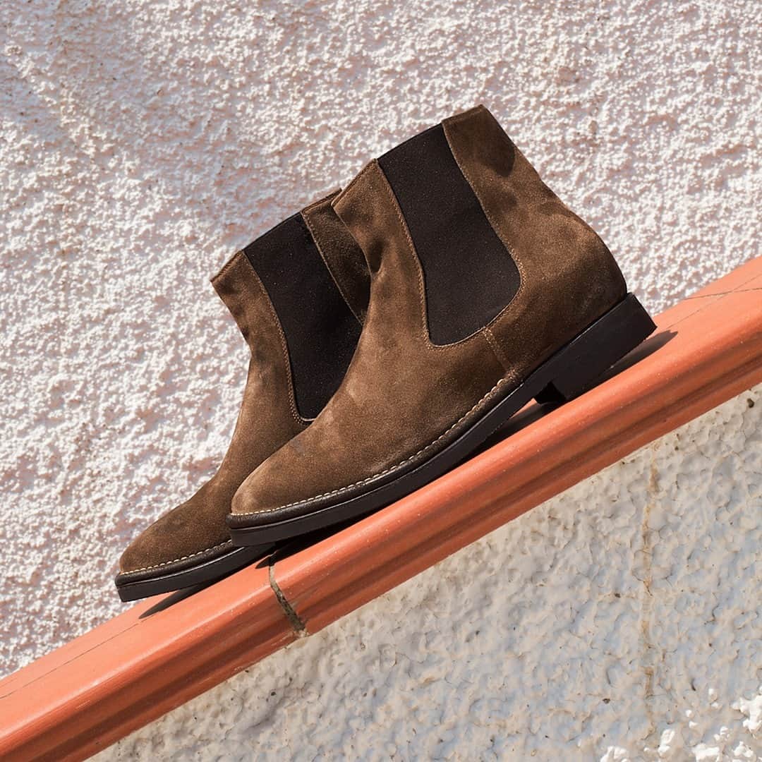 アルベルトファッシャーニのインスタグラム：「ABEL 59052 - Chelsea Boots:⁠ washed for a vintage look and finished with San Crispino seam.⁠ #timeless #soul⁠ ⁠ Available online: www.albertofasciani.it⁠ ⁠ #albertofasciani #authentic #craftsmaship #madeinitaly #menboots」