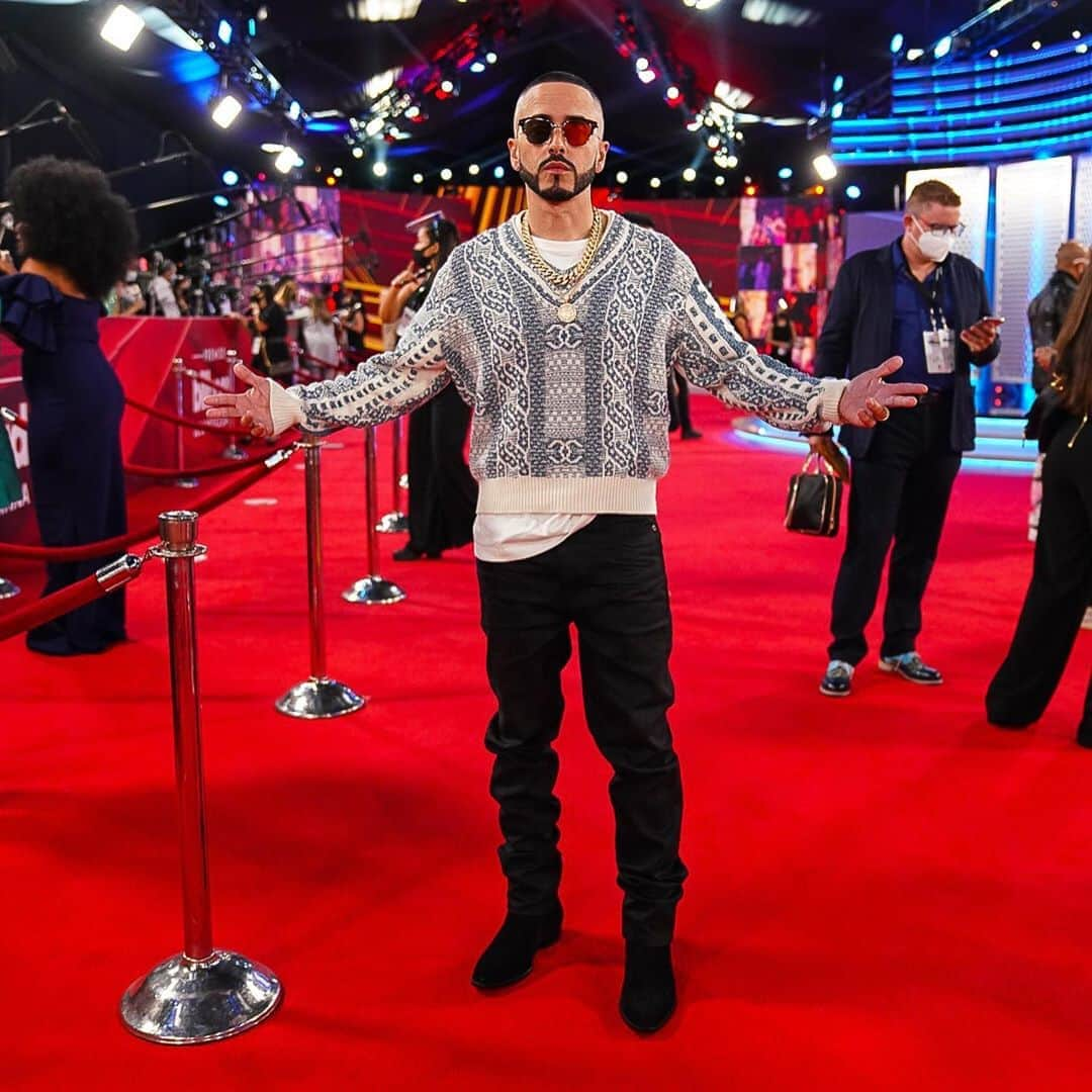 ヤンデルさんのインスタグラム写真 - (ヤンデルInstagram)「Alfombra roja @billboardlatin」10月23日 4時20分 - yandel