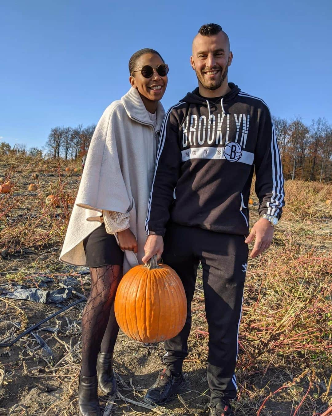 ジェニファー・アビルさんのインスタグラム写真 - (ジェニファー・アビルInstagram)「I said yes to the......🎃 . . #pumpkin #pumpkinseason #fall #family #athletes #lifestyle #love #montreal #quebec #laval #smile #ootd」10月23日 4時21分 - jennabel91