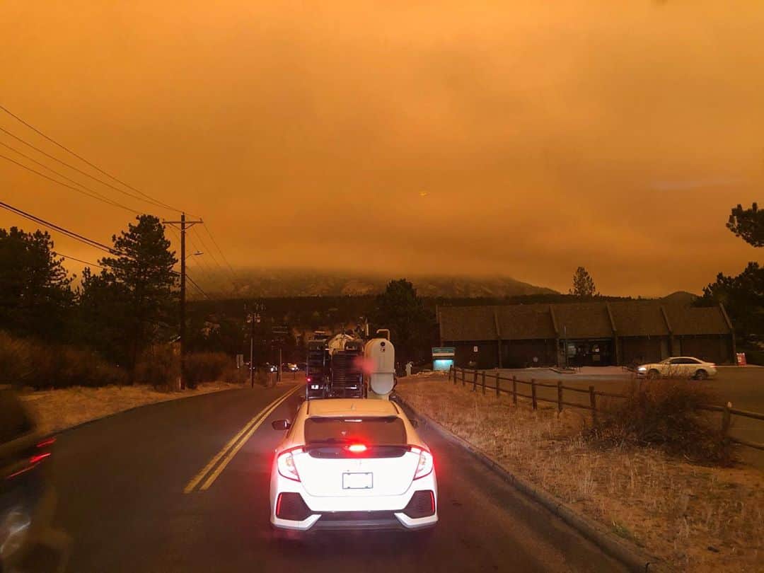 トミー・コールドウェルのインスタグラム：「1:30 pm. Evacuating.」