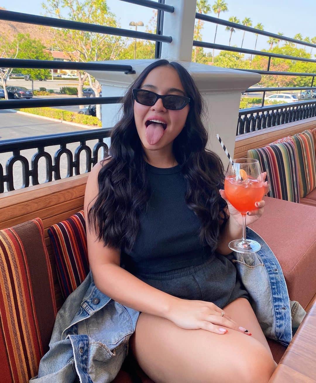 ステラ・ハジェンズさんのインスタグラム写真 - (ステラ・ハジェンズInstagram)「forgot how to act in public, hbu」10月23日 4時51分 - stellahudgens