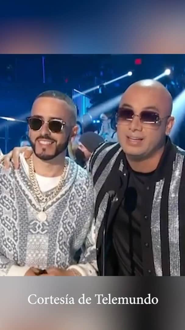 のインスタグラム：「@pitbull @elalfaeljefe @wisin @yentertainmentmusic」