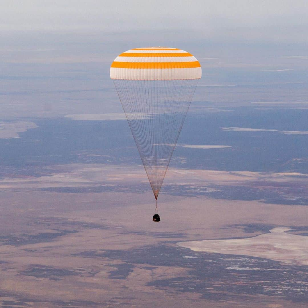 NASAさんのインスタグラム写真 - (NASAInstagram)「✌️2 words. Welcome home!  After 196 days living and working in Earth’s orbit aboard the @ISS, NASA astronaut Chris Cassidy (@astro_seal) returned from his third space mission yesterday, Oct. 21, with cosmonauts Ivan Vagner and Anatoly Ivanishin of @Roscosmosofficial!   While Cassidy was on the station, he completed four spacewalks and contributed to hundreds of experiments, including a study of the influence of gravity on electrolytic gas evolution, which looks at bubbles created using electrolysis. Another fun fact is that he has spent the fifth-highest total amount of days in space among U.S. astronauts at 378 days.  What a ride!  Photo Credit: NASA, GCTC, Denis Derevtsov  #WelcomeHome #Soyuz #NASA #Space #Universe #Science」10月23日 5時32分 - nasa