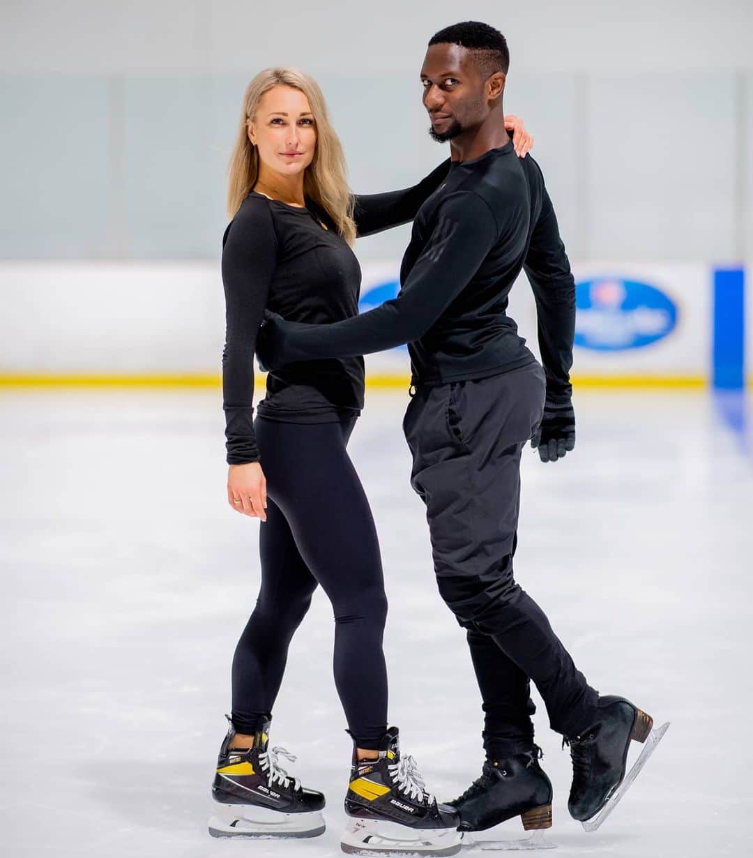 のインスタグラム：「Game Day. Battle of the Blades Season 6ix on @cbc and @cbcgem at 8pm ET tonight! Get in to Team Je$her we are photogenic and SICK-EN-ING! 🤜🏻💜🤛🏿  . . . #freedomschooltoronto #difd #difdroyal #botb #battleoftheblades #figureskating #hockey #coloryourice #youthmentalhealth #blacklivesmatter #indigenouslivesmatter #weareinthistogether #endsars #listenlearnllove #charity #restorativejustice」
