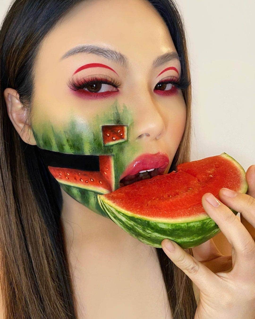 NYX Cosmeticsさんのインスタグラム写真 - (NYX CosmeticsInstagram)「Thanks a melon❣️🍉 @mimles has us dreaming of summer days with this delicious looking illusion 😋 Drop your favorite fruit below! 👇🍒🍍🍇 • #nyxcosmetics #nyxprofessionalmakeup #crueltyfreebeauty」10月23日 6時01分 - nyxcosmetics