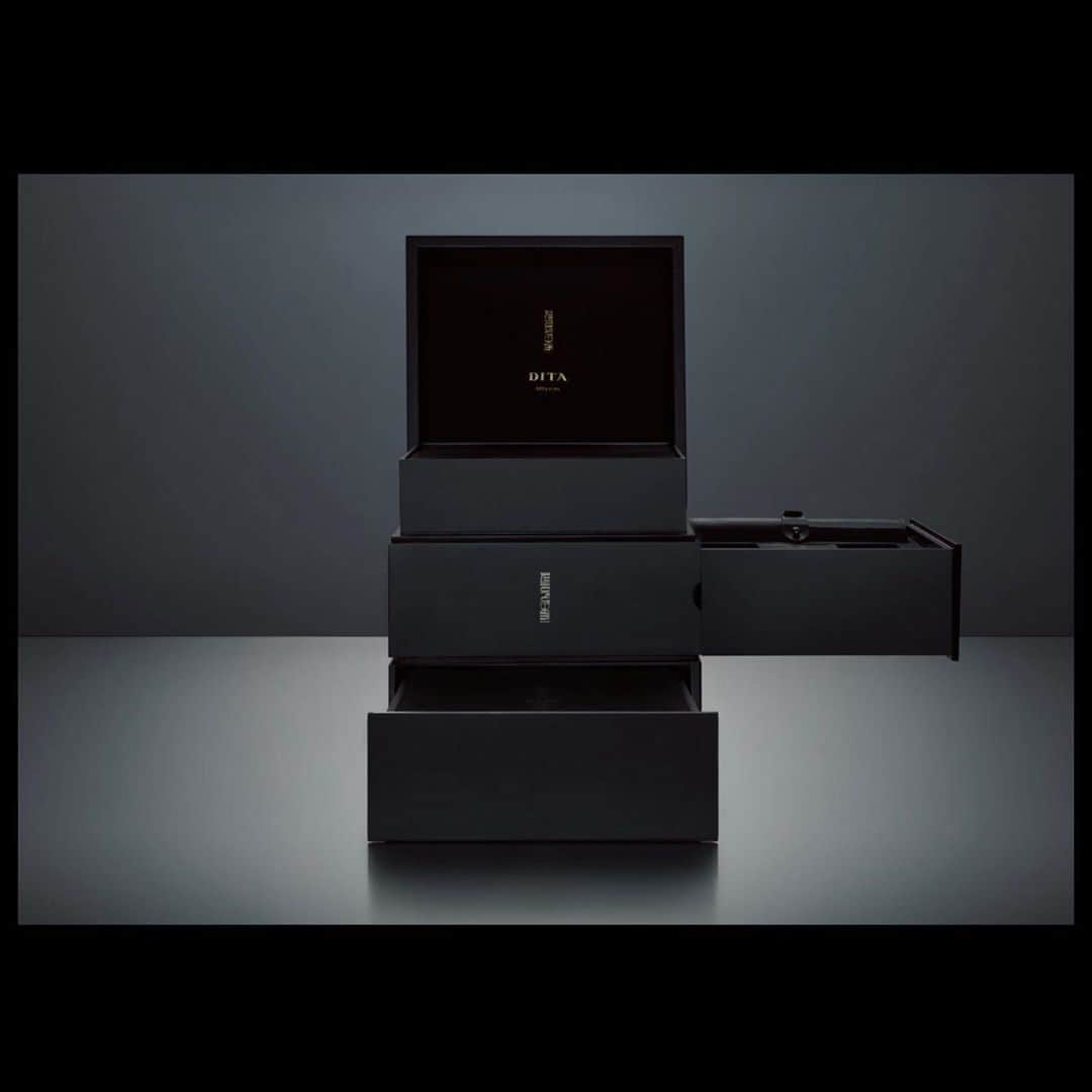 ディタのインスタグラム：「Above Luxury. It doesn’t begin as engineering or design. It begins as an ideal. The pursuit of excellence, unencumbered spirit and unrestrained imagination.   DITA-EPILUXURY is produced in extremely limited batches and only available at DITA flagship stores and select authorized dealers.  #Epiluxury #DITA #DITAeyewear #DITAepiluxury #DITAsunglasses」