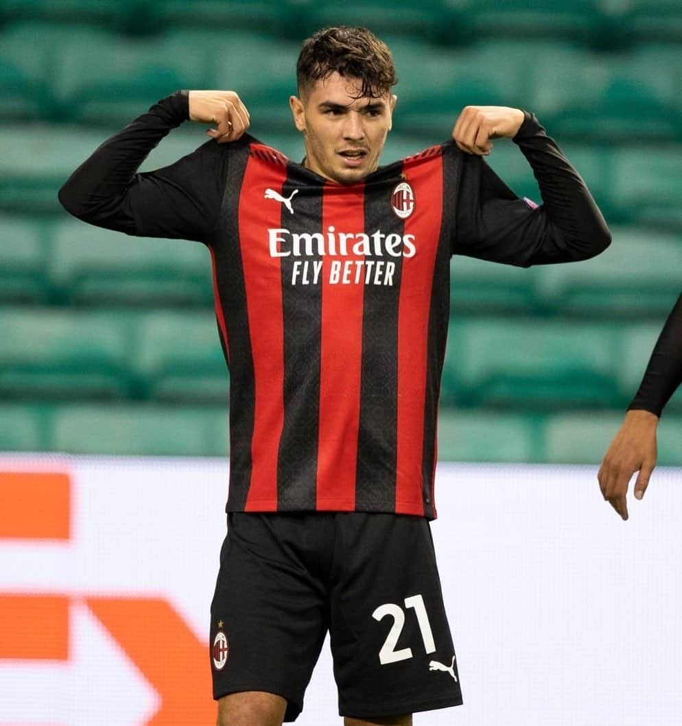 ブラヒム・ディアスのインスタグラム：「¡Seguimos! 🔴⚫️」