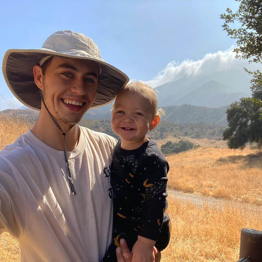 のインスタグラム：「The golden days ⛅️🥰」