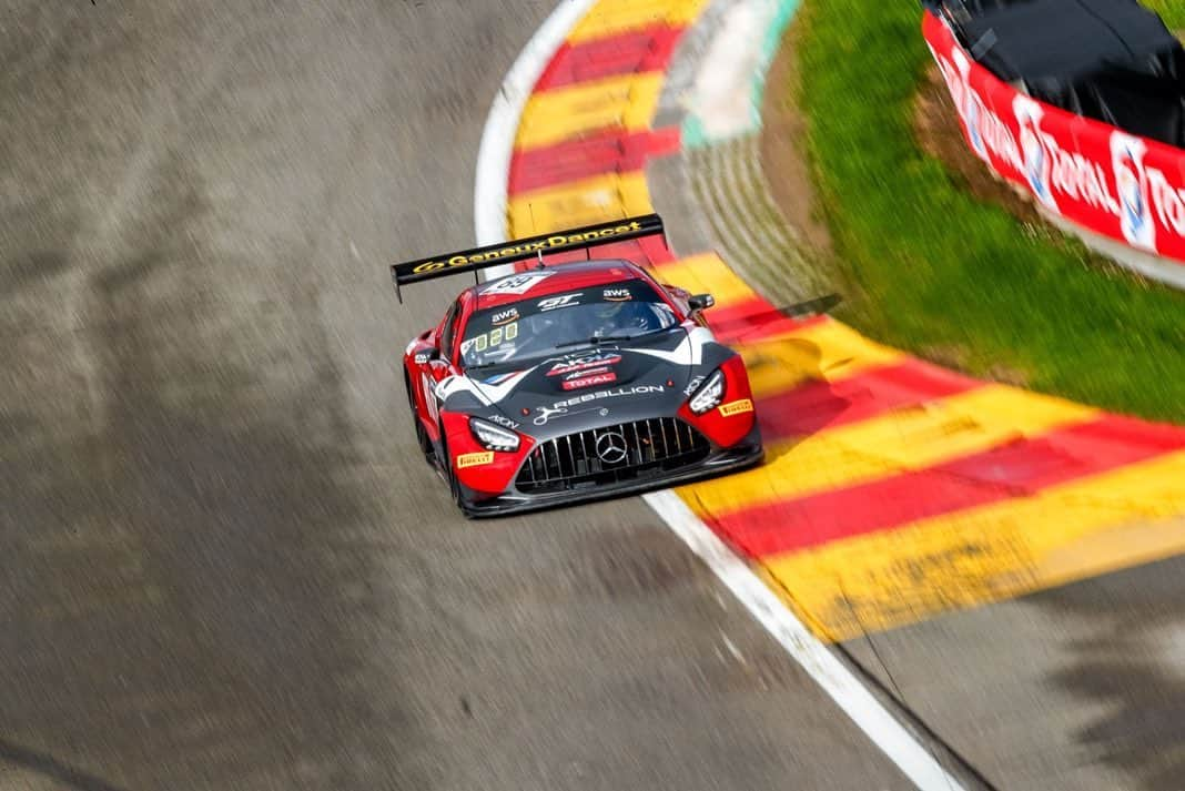 Mercedes AMGさんのインスタグラム写真 - (Mercedes AMGInstagram)「It was a busy first day at the @total24hoursofspa for our Mercedes-AMG GT3s. The first laps were done this morning during Free Practice, the qualifying sessions followed in the evening. #88 Mercedes-AMG Team AKKA ASP, #4 Mercedes-AMG Team HRT (@hauptracingteam) and #89 @akkaaspteam qualified for Super Pole tomorrow which determines the first 20 starting grid positions. Impressions from the legendary @circuit_spa_francorchamps. 📸  #24hAMG #spa24h #MercedesAMG #MercedesAMGMotorsport #10YearsAMGCustomerRacing #AMGGT3 #GTWorldChEu #IntGTC #Racing」10月23日 6時17分 - mercedesamg