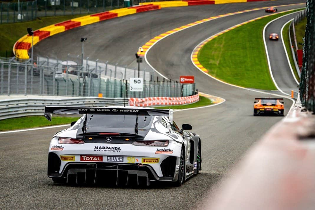 Mercedes AMGさんのインスタグラム写真 - (Mercedes AMGInstagram)「It was a busy first day at the @total24hoursofspa for our Mercedes-AMG GT3s. The first laps were done this morning during Free Practice, the qualifying sessions followed in the evening. #88 Mercedes-AMG Team AKKA ASP, #4 Mercedes-AMG Team HRT (@hauptracingteam) and #89 @akkaaspteam qualified for Super Pole tomorrow which determines the first 20 starting grid positions. Impressions from the legendary @circuit_spa_francorchamps. 📸  #24hAMG #spa24h #MercedesAMG #MercedesAMGMotorsport #10YearsAMGCustomerRacing #AMGGT3 #GTWorldChEu #IntGTC #Racing」10月23日 6時17分 - mercedesamg