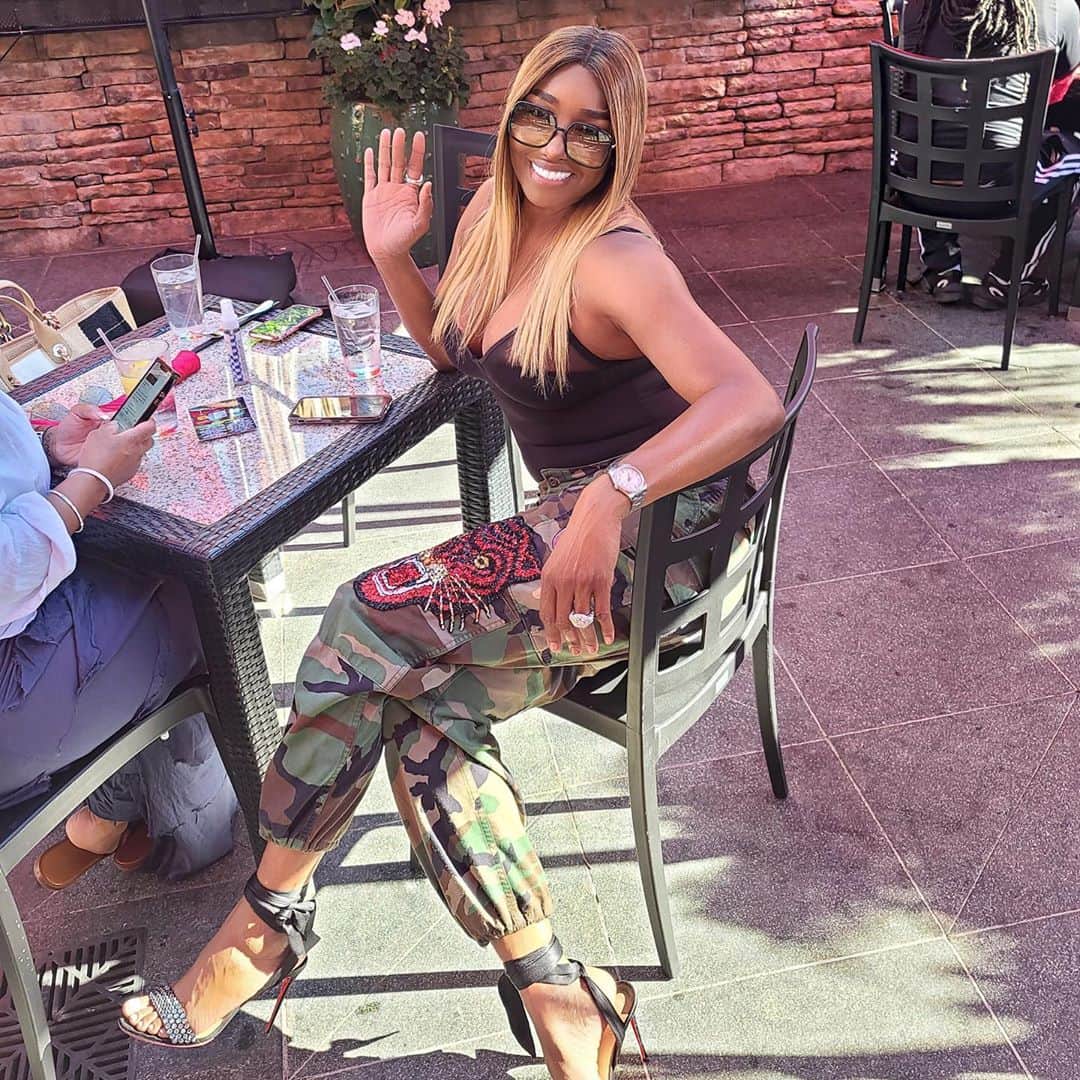 ネネ・リークスのインスタグラム：「Heyyyyyy hun tea」