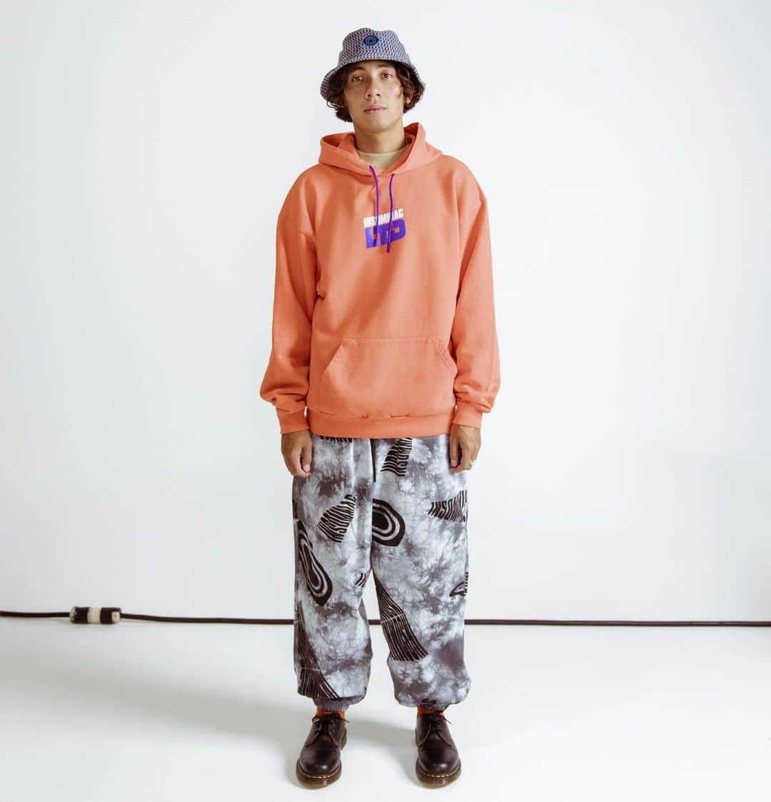 サキャスティックのインスタグラム：「@insomniacltd FALL 2020   LTD Logo Pullover Coral Mid-weight overdye french terry, pre-shrunk, front pouch pocket, logo tipped custom drawcords, silkscreen front and back print. Made in USA.  Vertigo Eye Warp Tie Dye Pant Grey Tie dyed and printed sanded canvas pants with side pockets and custom drawcord. Made in USA.  Floradelic Reversible Bucket Hat Custom jacquard sherpa reversible bucket hat, micro fleece reversible side with direct embroidery.」