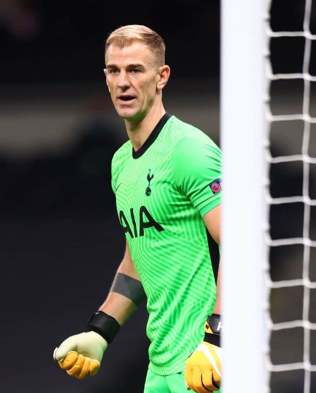 ジョー・ハートのインスタグラム：「Good win in the @europaleague always a pleasure to be out there #coys🤍」