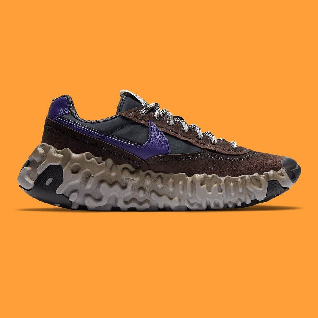 HYPEBEASTさんのインスタグラム写真 - (HYPEBEASTInstagram)「@hypebeastkicks: @nike has given the Daybreak an ISPA makeover with the OverBreak SP "Baroque Brown/New Orchid/Black." The OverReact midsole is sculptural thanks to the integrated tread design found all over, sporting a grippy gum toe cap and black support units at the front and rear of the midsole. Elsewhere, we see the upper of the Daybreak receive a few contemporary updates that give the shoe a trail-like aesthetic. For example, the mixture of suede, leather, and synthetic fabrics creates a detailed paneled effect — elements such as the “New Orchid” Swoosh hidden underneath suede panels to complete the look. Pick up a pair via @seven.store.official⁠⠀ on October 30 for approximately $164 USD.⁠⠀ Photo: Nike⁠⠀」10月23日 6時57分 - hypebeast