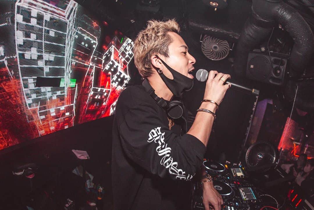 DJ HALさんのインスタグラム写真 - (DJ HALInstagram)「@cats_fukuoka  二日間ありがとうございました🖤🙏🏾🖤」10月23日 7時00分 - djhal