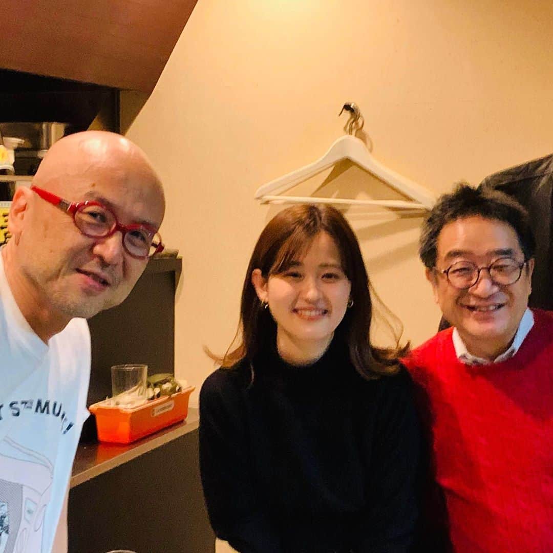 佐藤尚之さんのインスタグラム写真 - (佐藤尚之Instagram)「脳腫瘍で亡くなった主治医マークさんの娘さんと久しぶりの邂逅。  共通の友人の作家ひきたよしあきさんと3人で。 いや、3人じゃないな。 マークさんも確実に座ってた。  4人でしっぽり。 愛に満ちる。」10月23日 7時00分 - satonao310