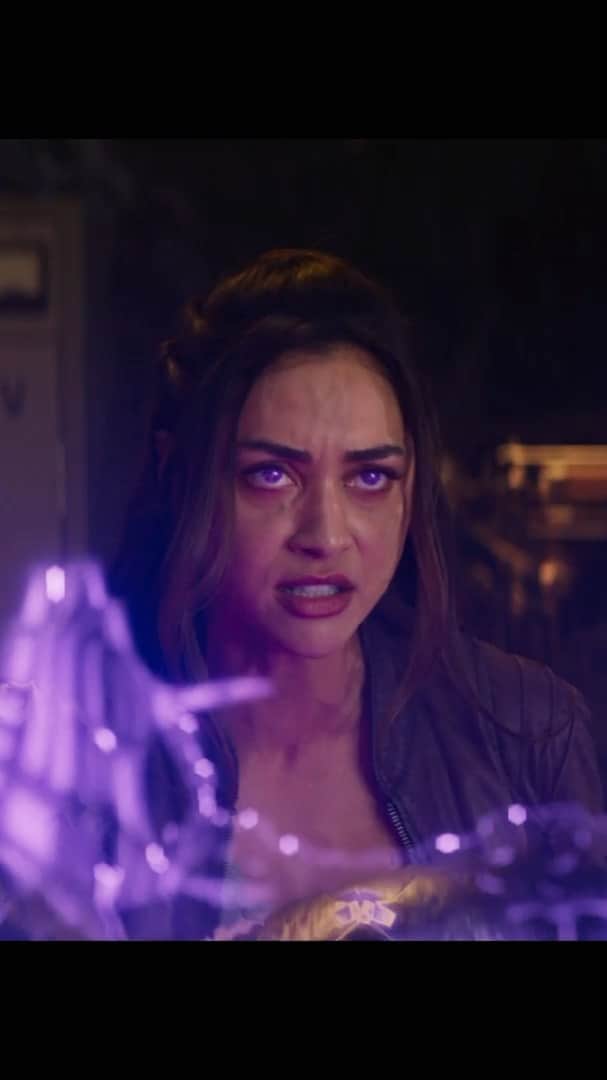 リンジー・モーガンのインスタグラム：「Trailer for SKYLIN3S is out now 💥💪🏽 DIGITAL World premiere Oct 25TH get your tickets at the link in my bio and be prepared for your 🤯」