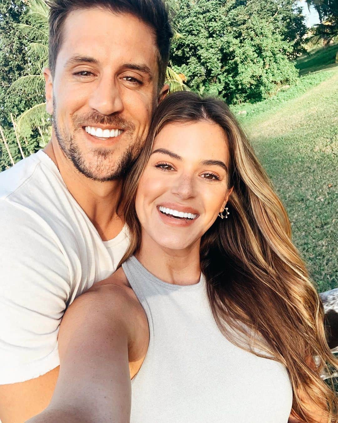 ジョジョ・フレッチャーのインスタグラム：「I love our walks 🥰」