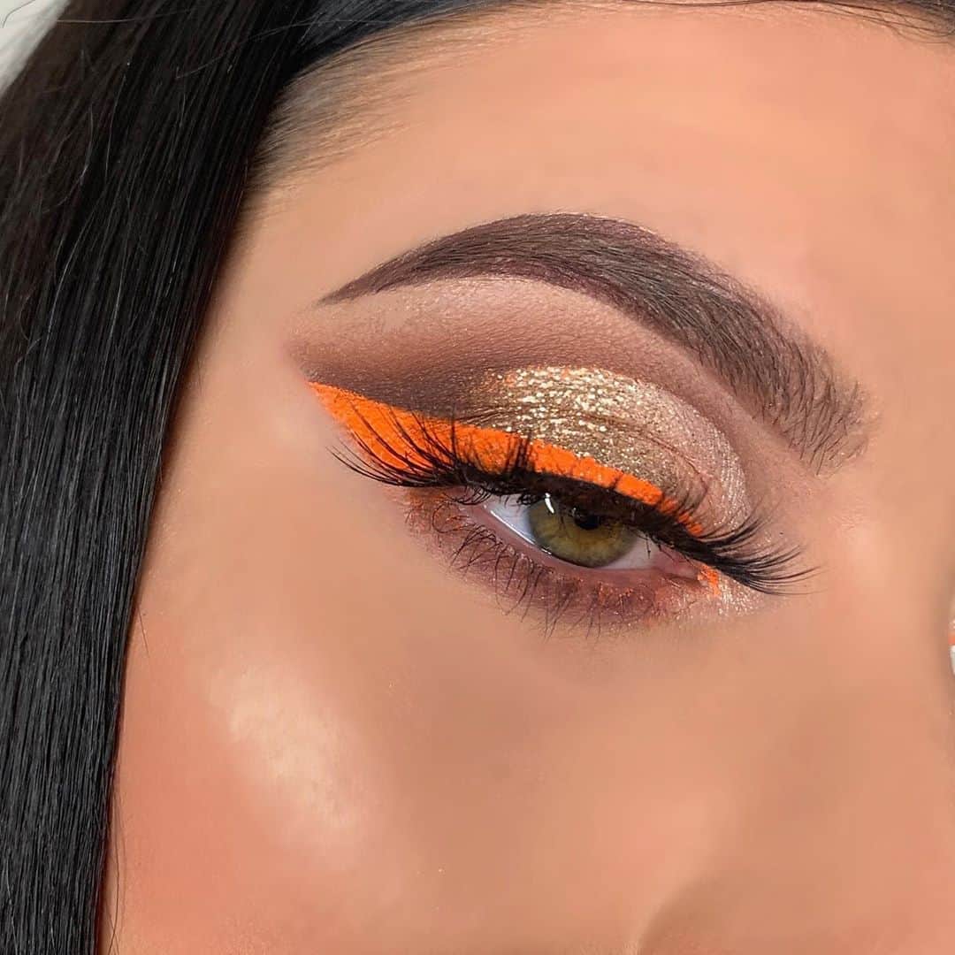 e.l.f.さんのインスタグラム写真 - (e.l.f.Instagram)「Just a hint of Halloween 🧡 @glambbi uses our Putty Eye Primer in White for a solid base for this spooky season look ✨  Tap to shop for $5 🎃  #eyeslipsface #elfingamazing #elfcosmetics #crueltyfree #vegan」10月23日 7時22分 - elfcosmetics