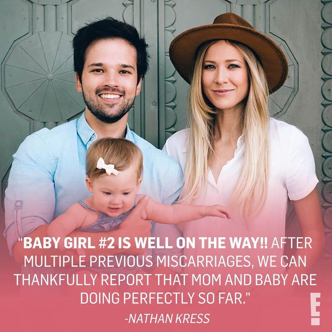 E! Onlineさんのインスタグラム写真 - (E! OnlineInstagram)「Some happy news in 5, 4, 3, 2...#iCarly star Nathan Kress and his wife, London, are expecting a baby! ❤️ His castmates' reactions are at the link our bio. (📷: @jedidiahwoods)」10月23日 7時32分 - enews