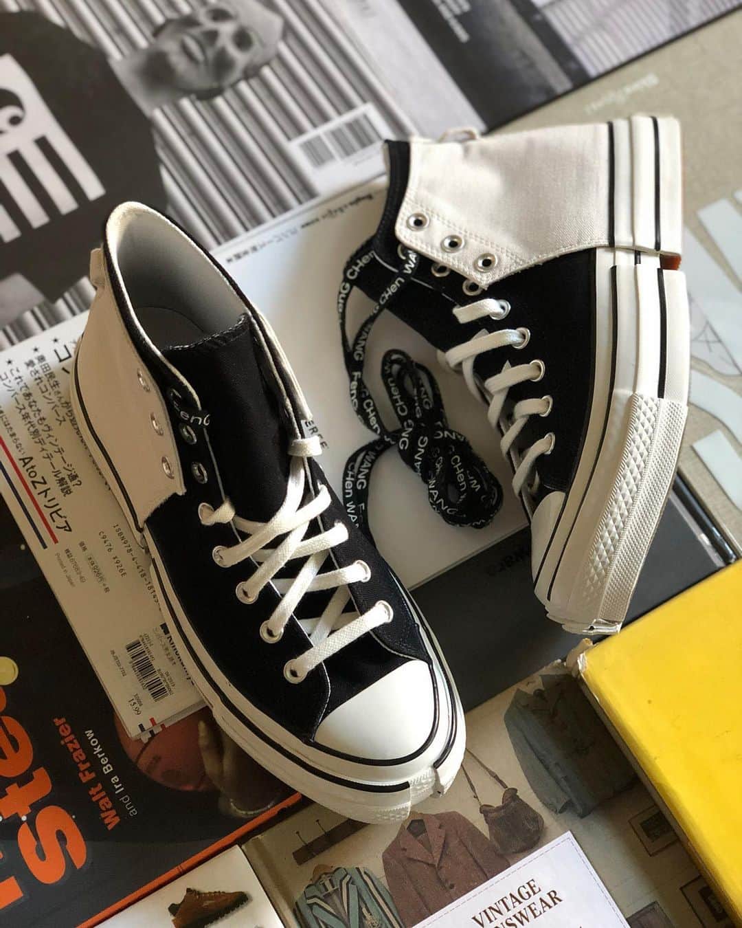 Mr. Tyさんのインスタグラム写真 - (Mr. TyInstagram)「Saw the @fengchenwang @converse 70s at Converse HQ last August and knew I needed a pair for myself. These are just the right amount of freaky that I like 👌🏾. Peace to the fam over @corporategotem for having them in stock!  @converse_style #ct70 #theshoegame #taylorgang #ijustlikeshoes #converse #allstar #allstars #chucks #lifeinchucks #instachucks #conversestyle #weareallstars #fengchenwang #lovemychucks #1970schucks #conversefamily #チャックテイラー #chucktaylors #converse70s #チャックテイラー70s」10月23日 7時32分 - regularolty