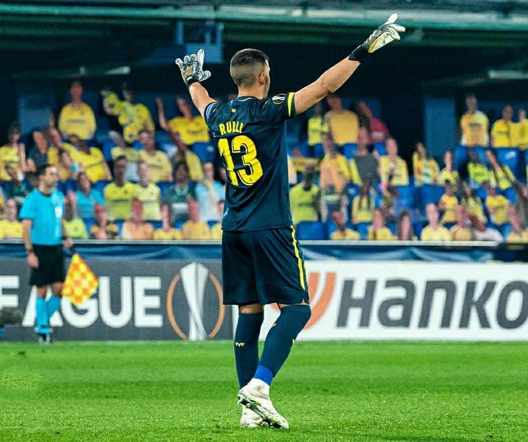 ヘロニモ・ルジのインスタグラム：「Muy contento con mi debut en este gran club y de volver a las competencias europeas con un triunfo en casa! 🇪🇺💛 @villarrealcf @europaleague」