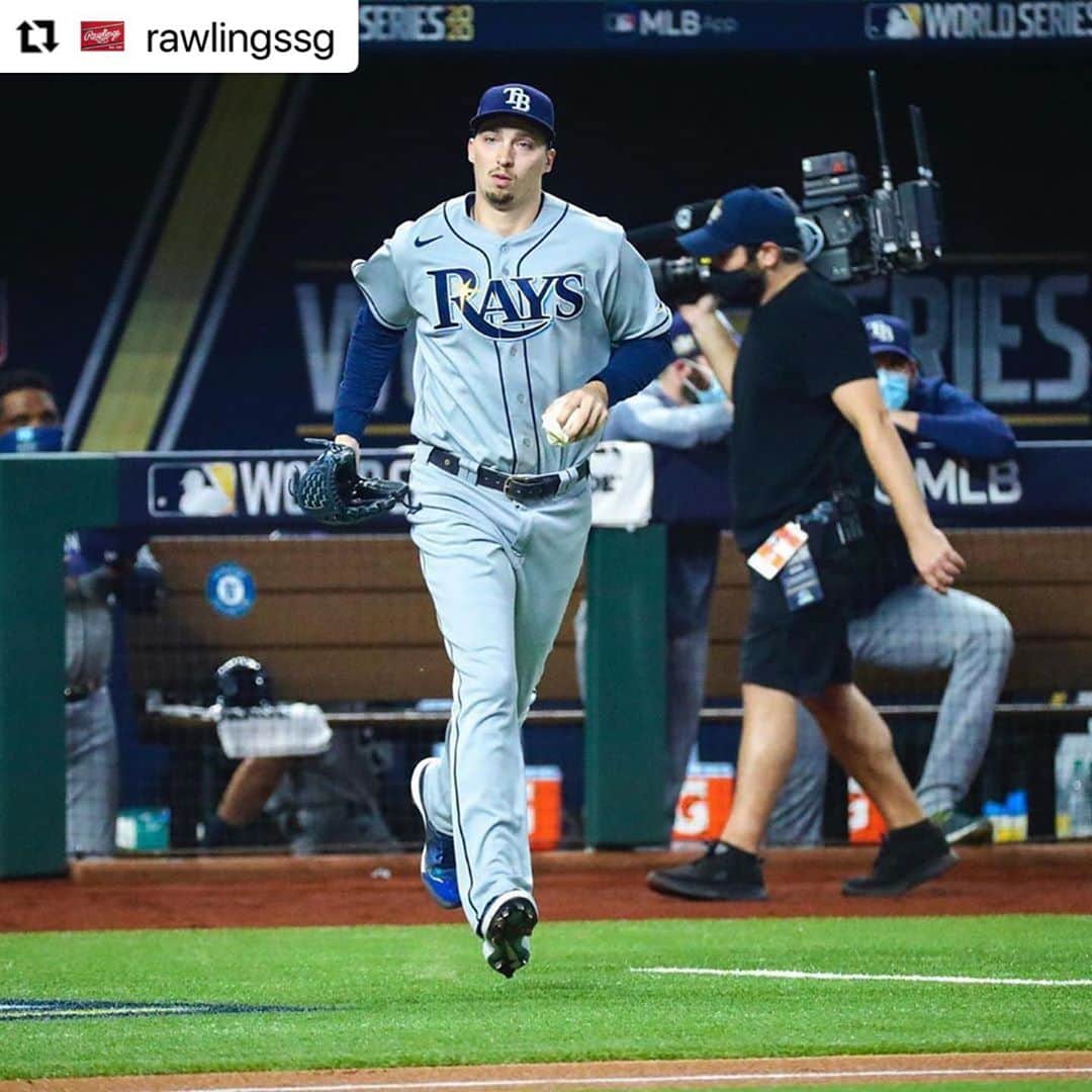 Rawlings Japanさんのインスタグラム写真 - (Rawlings JapanInstagram)「#Repost @rawlingssg with @make_repost ・・・ @snellzilla4 was dealing last night 🔥 #TeamRawlings #WorldSeries #Rays #Postseason2020 #Repost (via: @raysbaseball) @rawlings_japan_llc」10月23日 8時02分 - rawlings_japan_llc