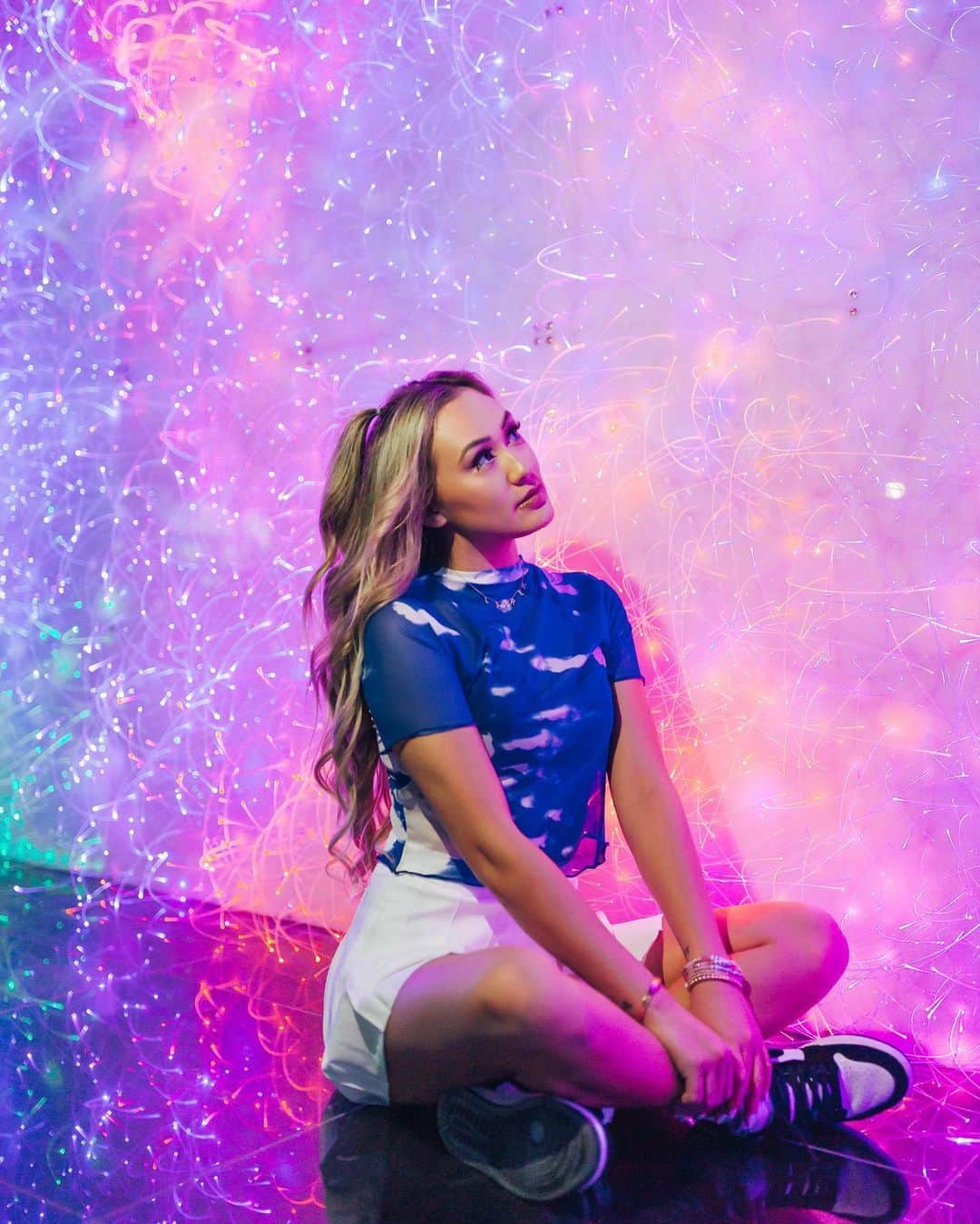 Lauren Riihimakiさんのインスタグラム写真 - (Lauren RiihimakiInstagram)「🔮dreamy🔮 does this have profile pic potential?? I feel like it’s time for a change 💫」10月23日 8時08分 - laurdiy