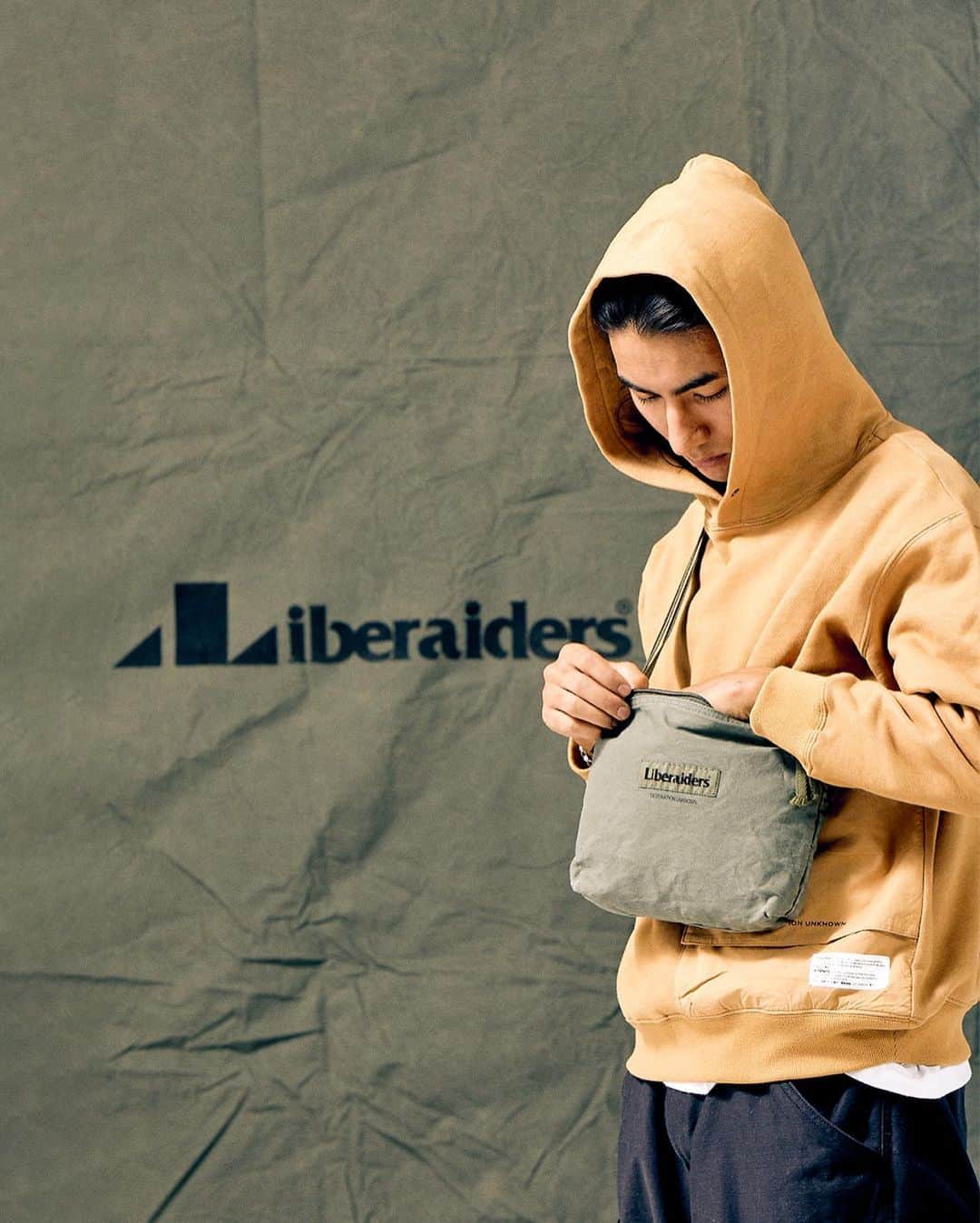 JOURNAL STANDARDさんのインスタグラム写真 - (JOURNAL STANDARDInstagram)「〈 #JSでしか買えないモノ〉 ﻿ ﻿ 10月22日（木）～ JOURNAL STANDARD 表参道にて、﻿ 『Liberaiders® 20FW POP UP STORE “Camp Liberaiders』﻿ を開催いたします！﻿ ﻿ 旅をテーマに、毎シーズン新たなロケーションにて﻿ コレクションを発表する Liberaiders®﻿ 今回のPOP UP STOREでは『CAMP Liberaiders』﻿ をテーマに都会での着用からアウトドアユーズを考えた﻿ JOURNAL STANDARD別注のアイテムを販売するほか、﻿ 20FWコレクションのアイテムを販売致します。﻿ ﻿ ■【Liberaiders 】SHOOTING プルオーバーパーカー﻿ NO.20070600906030﻿ ¥17,000+TAX ﻿ ■【LIBERAIDERS 】UTILITY CREWNECK﻿ NO.20070600905030﻿ ¥17,000+TAX ﻿ ■【Liberaiders 】WISDOM EYES CREWNECK﻿ NO.20070600909030﻿ ¥15,000+TAX ﻿ ■【Liberaiders 】DROP ACID CARDIGAN﻿ NO.20070600904030﻿ ¥16,000+TAX ﻿ ﻿ 【POP UP STORE概要】﻿ 場所：JOURNAL STANDARD表参道店﻿ 日程：10/22（木）～﻿ ﻿ ※今回のスペシャルアイテムは﻿ ベイクルーズストアでもお買い求めいただけます。﻿ 販売開始次第更新させていただきます！﻿ ※商品のお問い合わせに関しましては、﻿ お近くの展開店舗までお申し付けくださいませ。﻿ ﻿  -------------------------------﻿ ﻿ 【Follow Me !!!】﻿ JOURNAL STANDARD 一部店舗にて﻿ オフィシャルinstagram 日々更新中‼︎﻿ ﻿ -------------------------------﻿ ﻿ @liberaiders ﻿ @baycrews ﻿ @jsomotesando ﻿ ﻿ #liberaiders ﻿ #journalstandard﻿ #journalstandardomotesando ﻿ #campliberaiders ﻿ #destinationunknown ﻿ #fw2020﻿ #popupshop﻿ #baycrews﻿ #fashion﻿ #20aw﻿ #mens ﻿ #ジャーナルスタンダード﻿ #ベイクルーズ」10月23日 8時26分 - journalstandard.jp