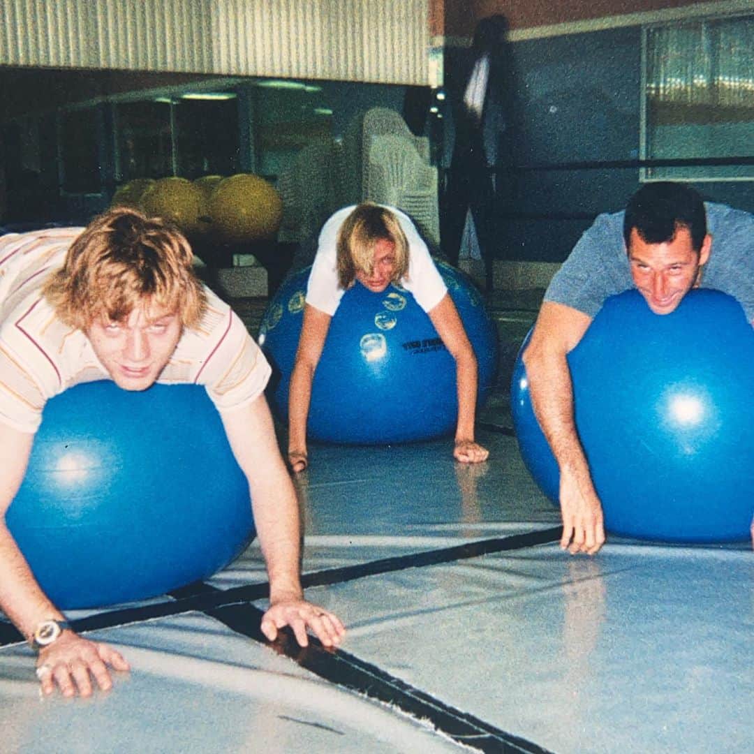 アダム・シャンクマンのインスタグラム：「#tbt long ago in a galaxy far far away called #saltlakecity @ewanmcgregoronly @camerondiaz and a younger me on break from rehearsal for the #dannyboyle movie #alifelessordinary and holy heck did we have fun. #balls」