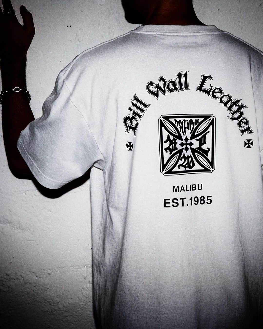 Bill Wall Leather × BEAMSさんのインスタグラム写真 - (Bill Wall Leather × BEAMSInstagram)「【New arrival】35th Anniversary Tee / In stock now！」10月23日 8時37分 - billwallleather_beams