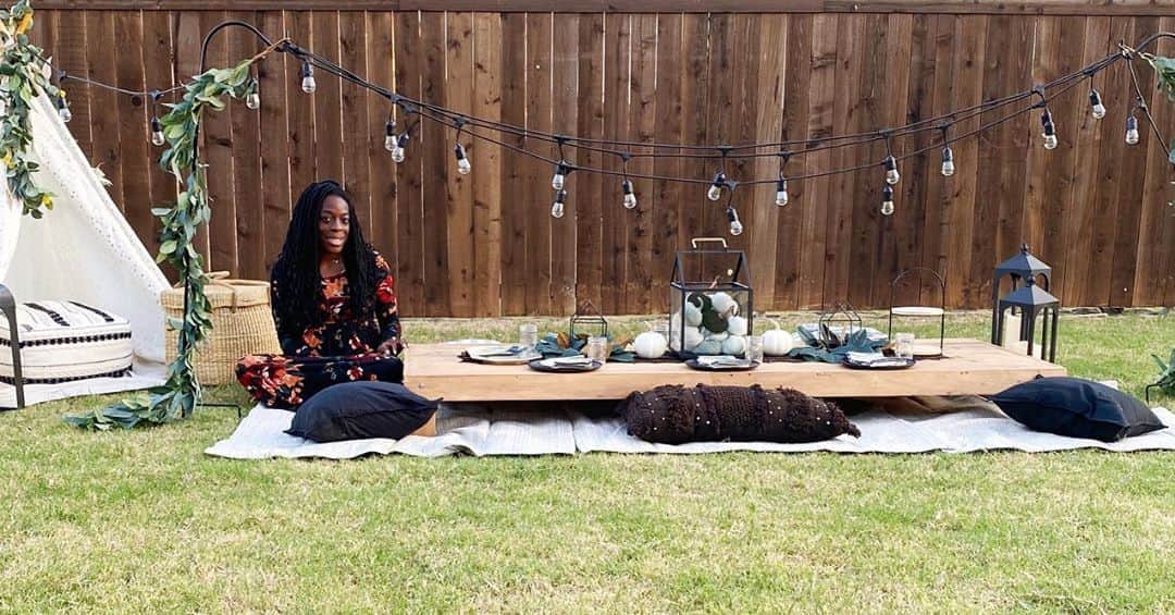 Grace Bonneyのインスタグラム：「REVEAL: I created this space for my family to make memories in lieu of trick or treating this year. This low picnic table is a budget friendly DIY using scrap leftover wood from other projects.   What do you think?  We look forward to using this for years to come. Head over to stories to see more of my process. I will be  sharing some other options in lieu of picking up tools 🛠.  It’s been such a treat to be featured on here this week. Thank you for following along. ❤️❤️❤️」
