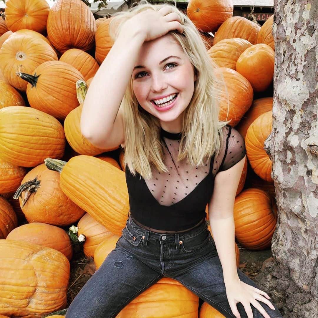 サミー・ハンラティさんのインスタグラム写真 - (サミー・ハンラティInstagram)「Super smiley cause I got to go to two pumpkin patches🎃🎃🎃」10月23日 8時43分 - sammihanratty