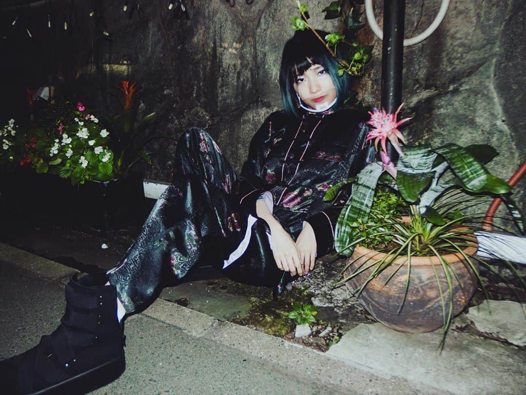 水野しずのインスタグラム：「事実・見せたろか警察 Photo: manimanium」