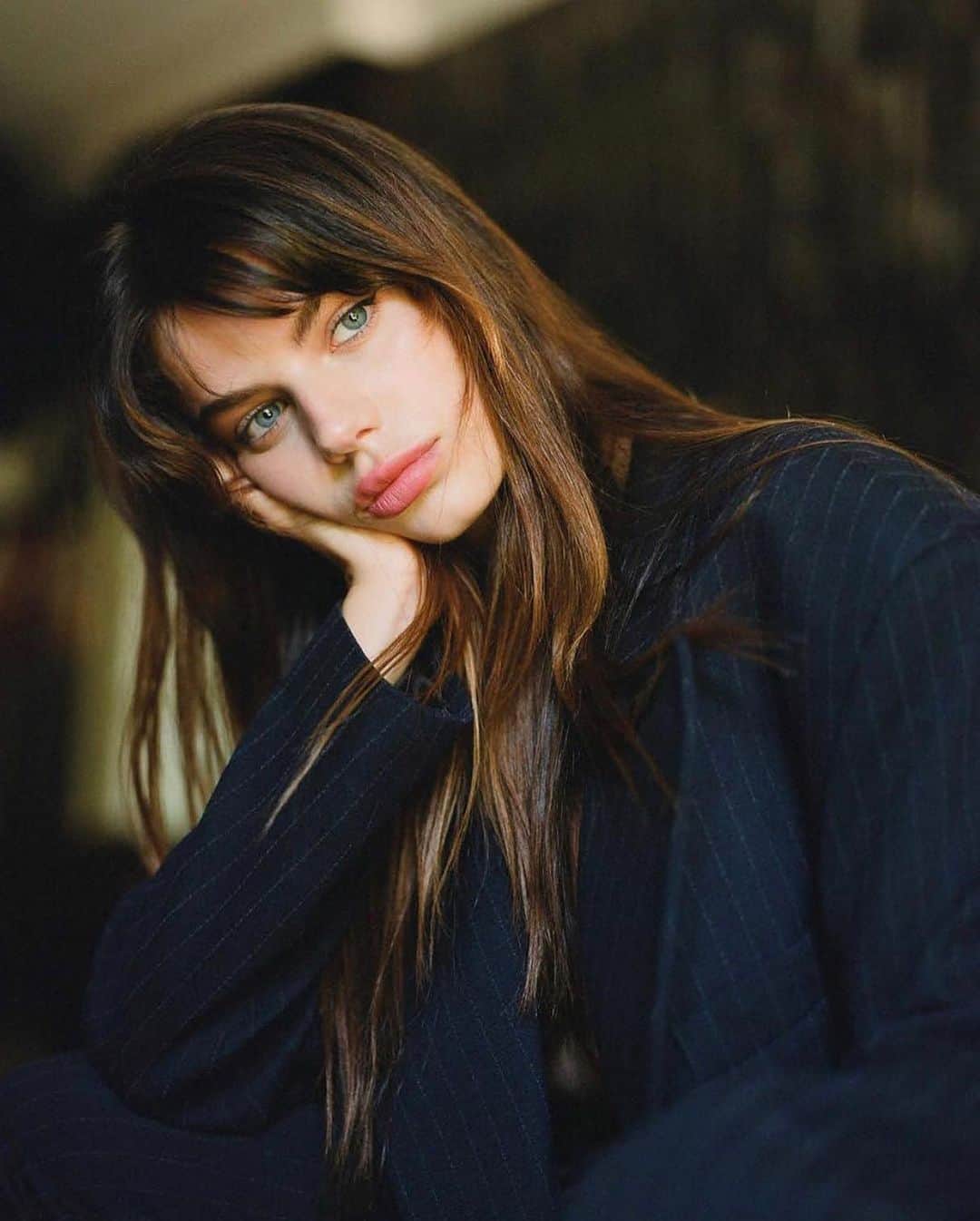 ソニア・ベン・アンマーのインスタグラム：「Daydreaming for @lofficielusa 🤎  photo: @chantalaanderson  hair: @hollymillshair  makeup: @sandyganzer」