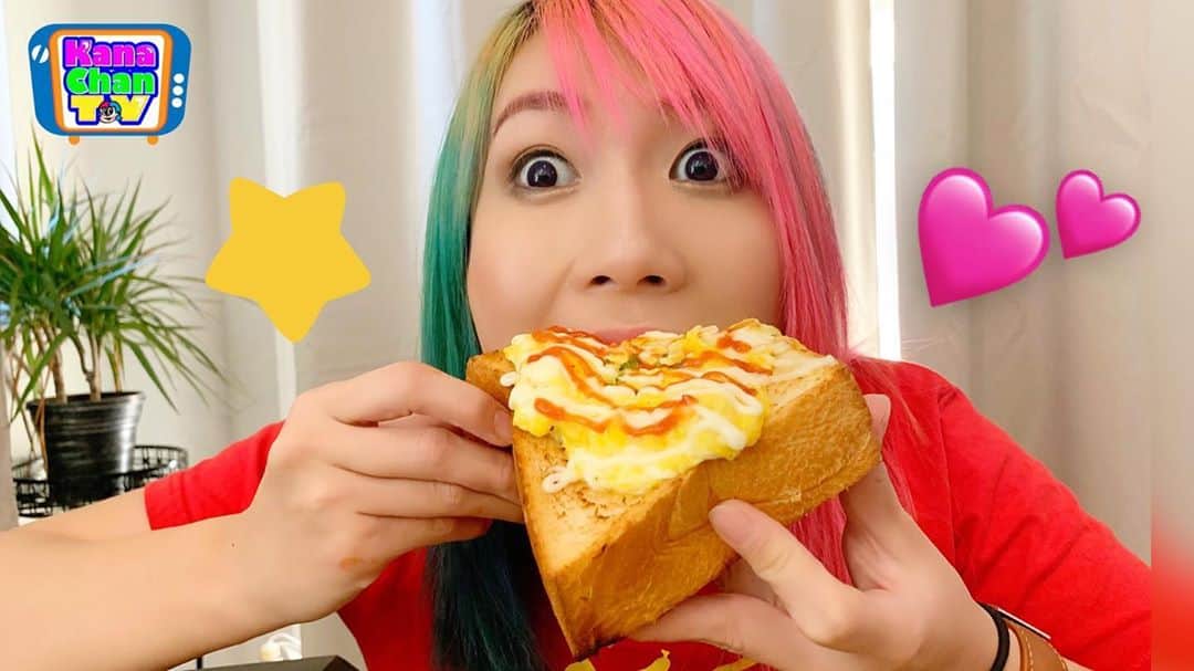 華名（明日華）さんのインスタグラム写真 - (華名（明日華）Instagram)「Do you think I ate all of this?  Gluttony, Kana Chan! I ordered a lot of Japanese deli bread and cakes ʕʔ #kanachantv #youtube #ezpzpeople」10月23日 9時35分 - wwe_asuka