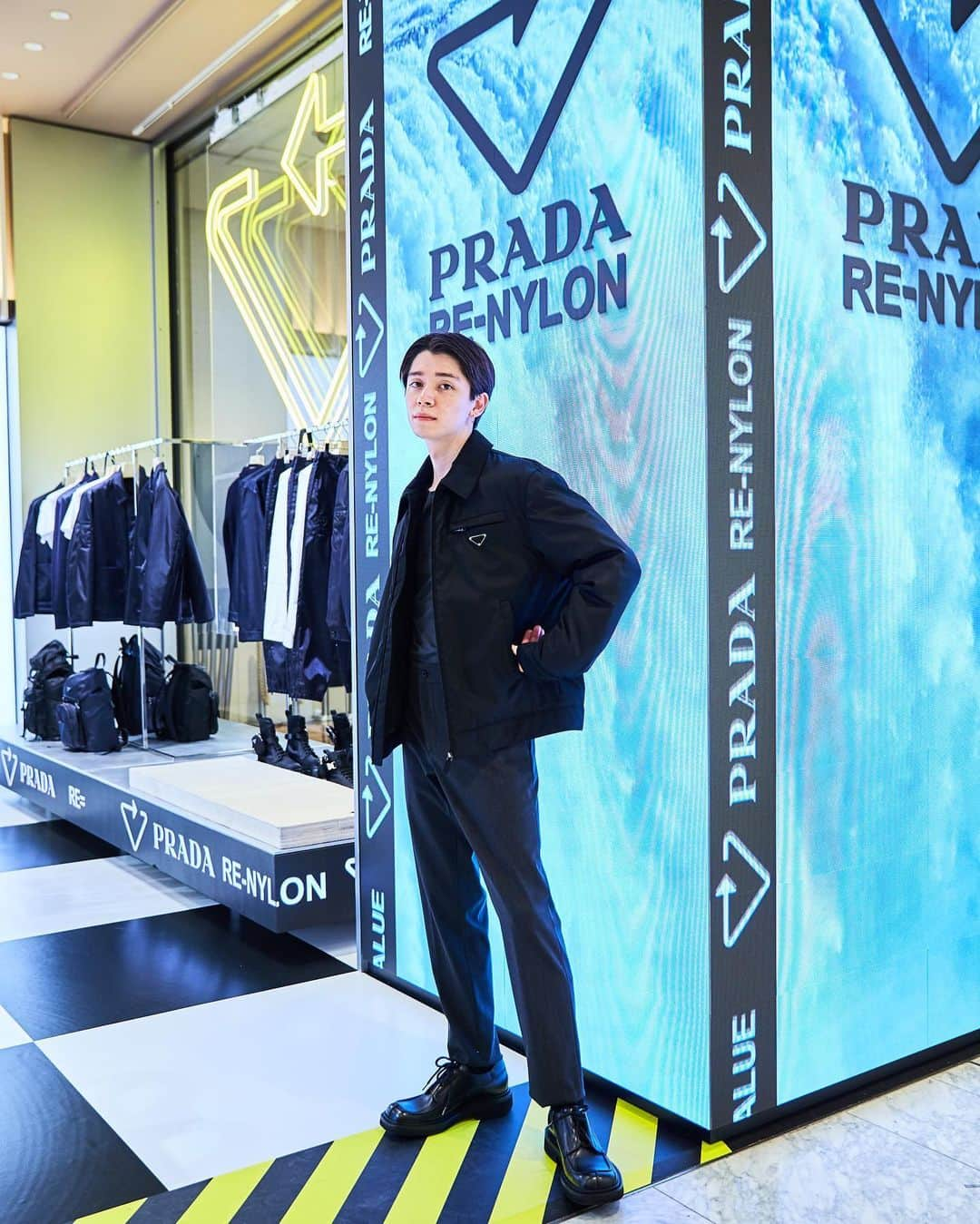 Roseさんのインスタグラム写真 - (RoseInstagram)「PRADA RE-NYLON POP UP STORE♻️﻿ ﻿ 新宿伊勢丹メンズ館1階にて開催されているポップアップストアにお邪魔しました！﻿ ﻿ 欲しい物が多くてずっとそわそわしてました、、😳😳😳﻿ ﻿ ﻿ ちなみにRE-NYLONのアイテムは全て廃棄物をリサイクルして作られる環境に優しいナイロンが使われているそうです！﻿ ﻿ 全世界でもここでしか買えない限定色のアイテムもあるので是非足を運んでみてはいかがでしょうか✌︎！﻿ ﻿ 10月22日から11月3日まで期間限定で開催してます！﻿ ﻿ #PradaReNylon﻿ #Prada」10月23日 9時46分 - rose_0507_