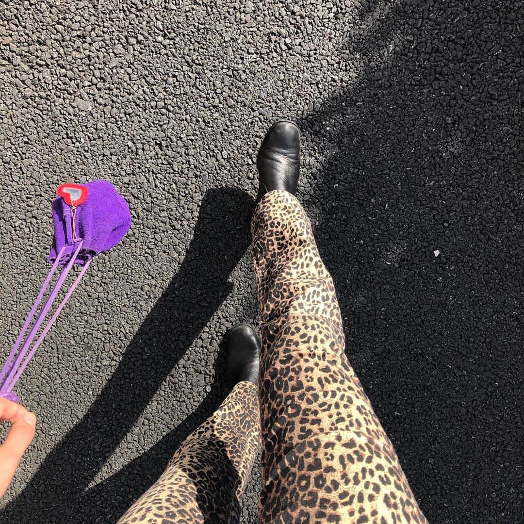 岩崎志保のインスタグラム：「🐆☀️💜」
